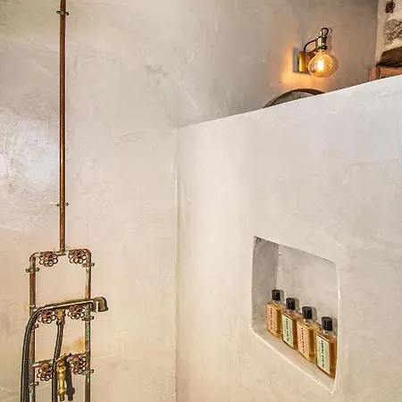 Perivoli A Traditional Eco-accommodation In A Private Cultivated Garden * Mandrákion