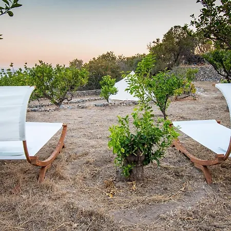 Perivoli A Traditional Eco-accommodation In A Private Cultivated Garden Hébergement de vacances *