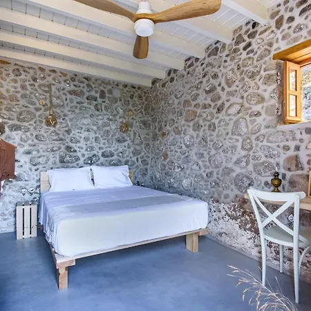 Hébergement de vacances Perivoli A Traditional Eco-accommodation In A Private Cultivated Garden