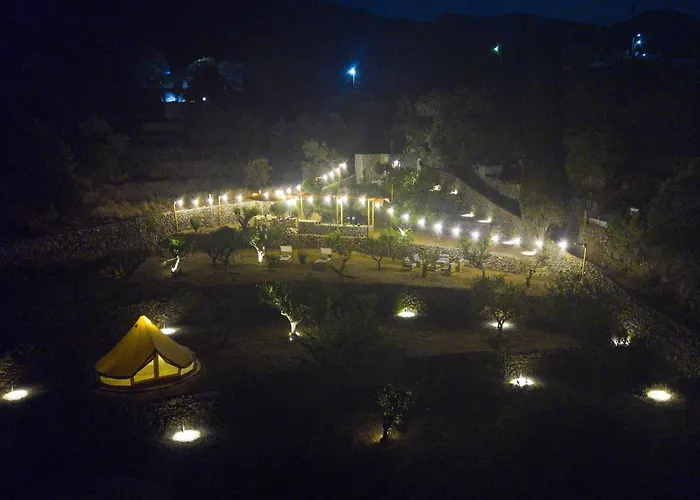 Perivoli A Traditional Eco-accommodation In A Private Cultivated Garden Mandrákion