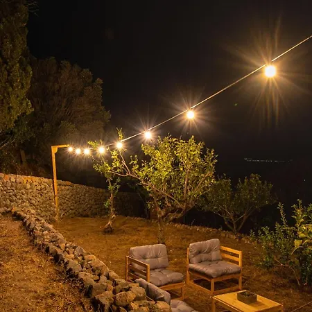 Perivoli A Traditional Eco-accommodation In A Private Cultivated Garden Semesterbostad Mandrákion