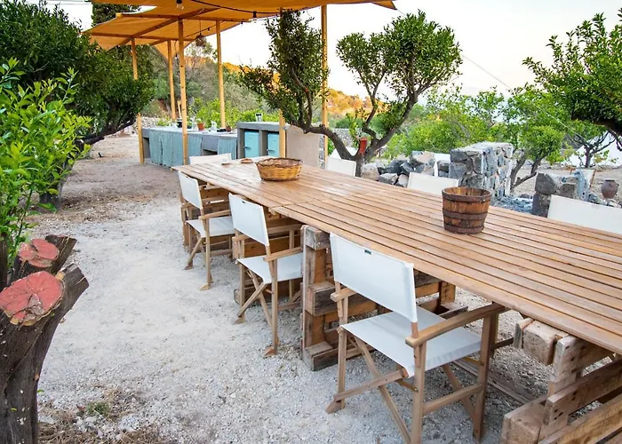 Perivoli A Traditional Eco-accommodation In A Private Cultivated Garden Tatil Evi