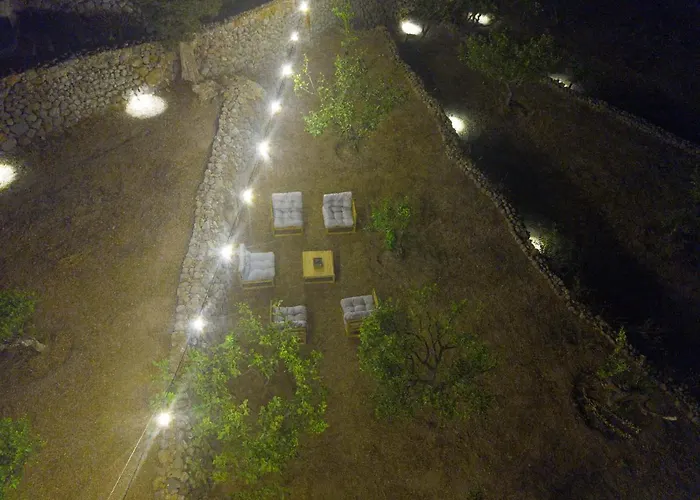 Perivoli A Traditional Eco-accommodation In A Private Cultivated Garden Mandrákion